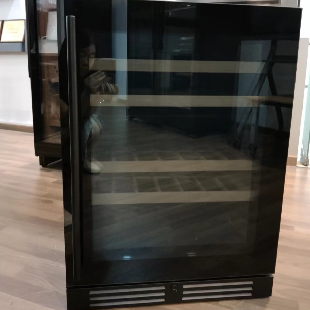 119 Litre Under Counter Glass Door Dual Zone Wine Fridge